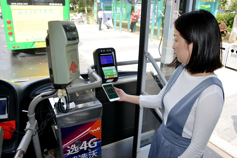 蜜桃成品人视频入口