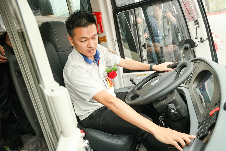 蜜桃成品人视频入口