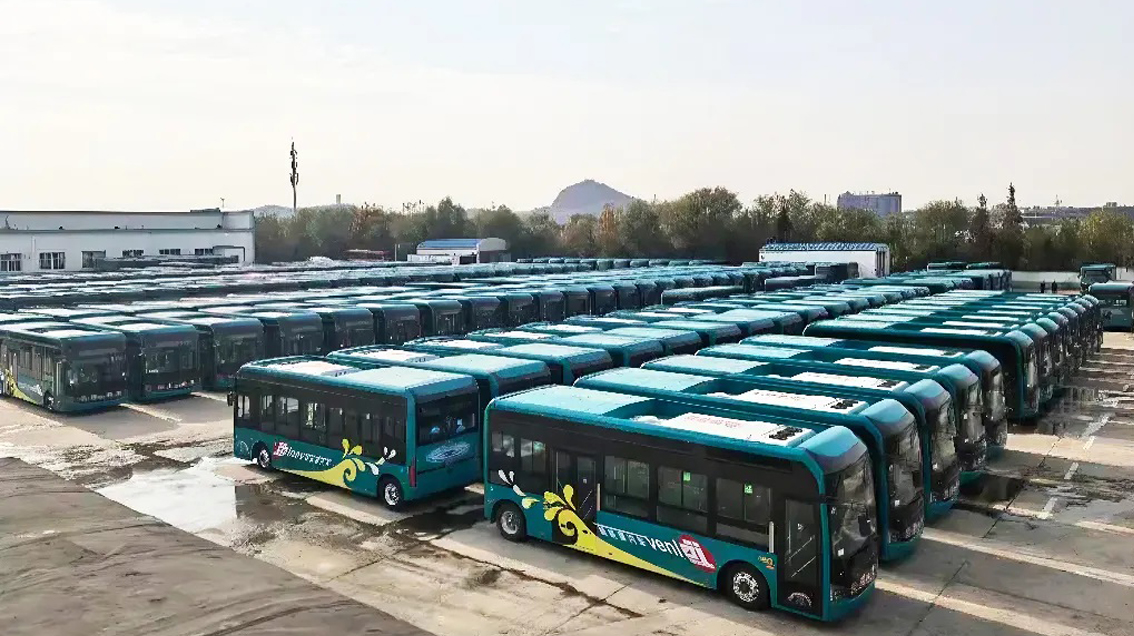 驭绿而行，赋能美好！安凯300台新能源客车批量交付大连交运集团